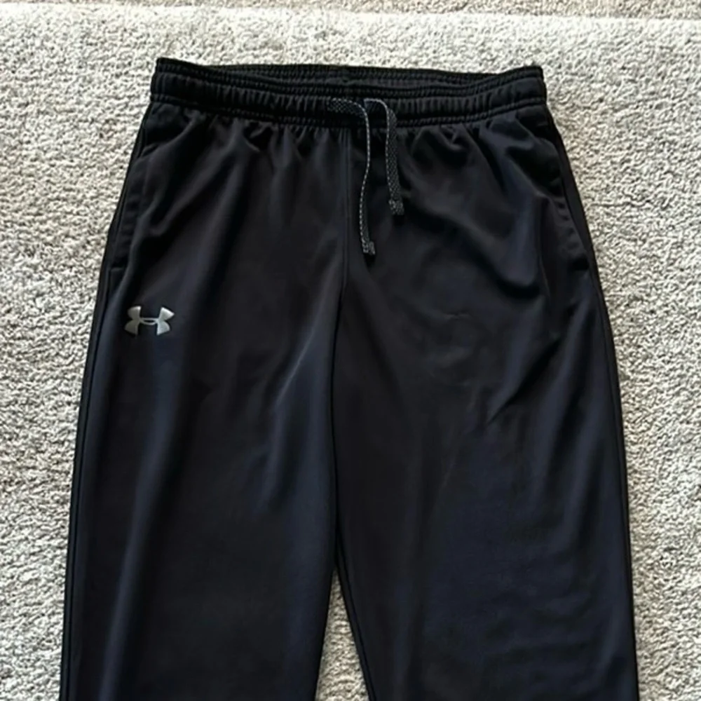 Boys Under Armour Black Warm Up Pants - Picture 2 of 8